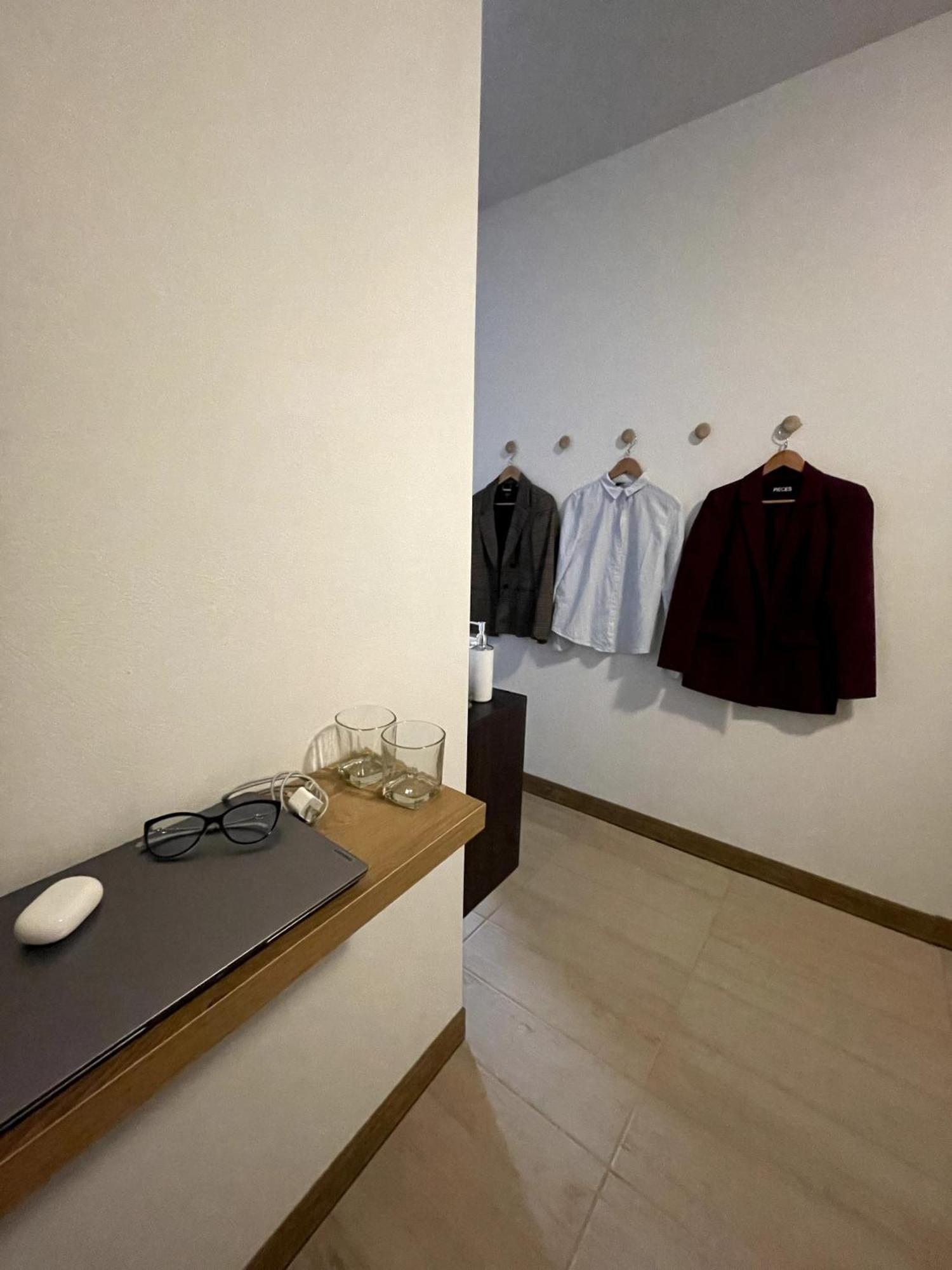 ホテル Nina'S - Juan Santamaria アラフエラ エクステリア 写真